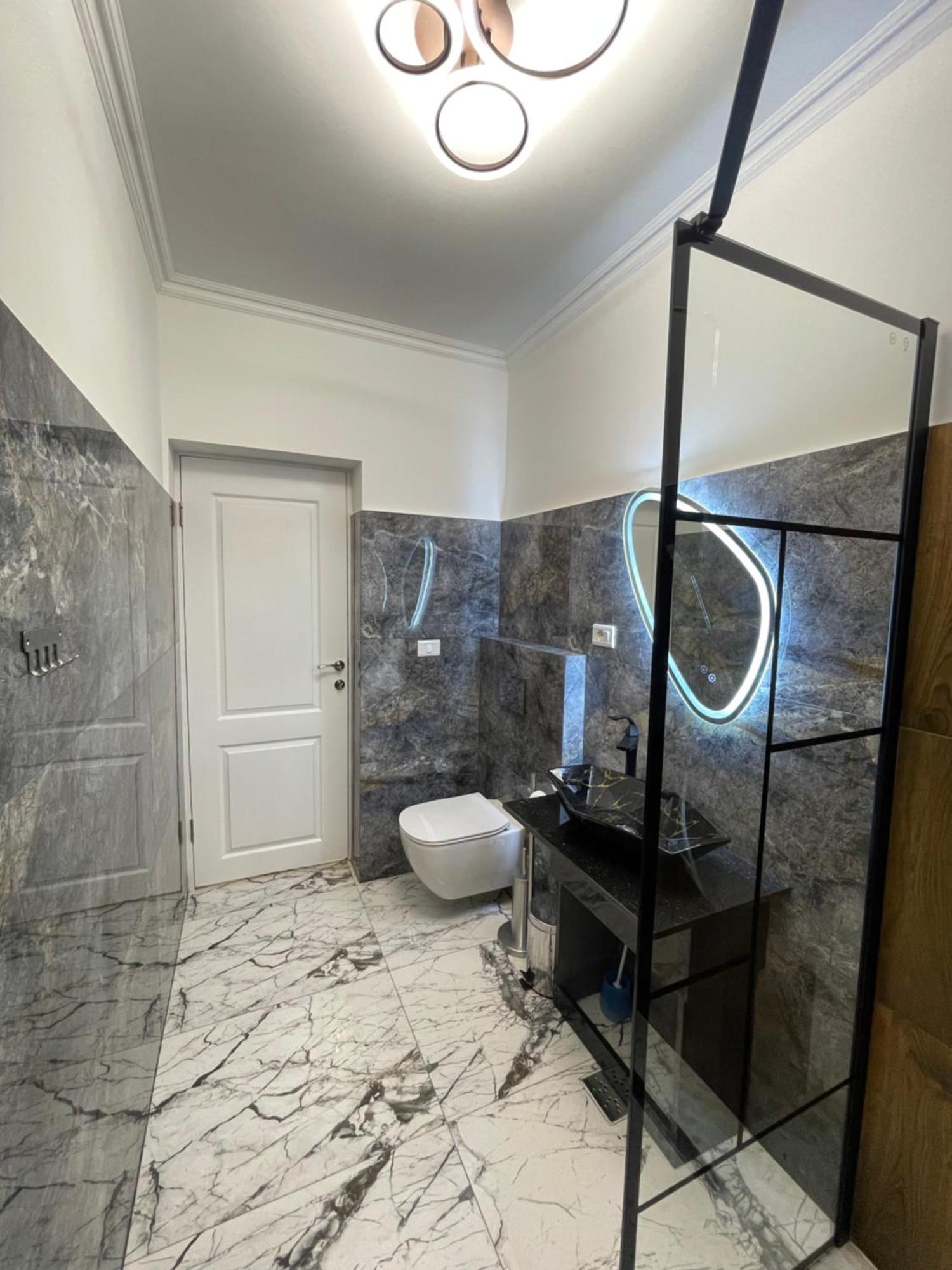 Rv Premium Apartments Arad Ngoại thất bức ảnh