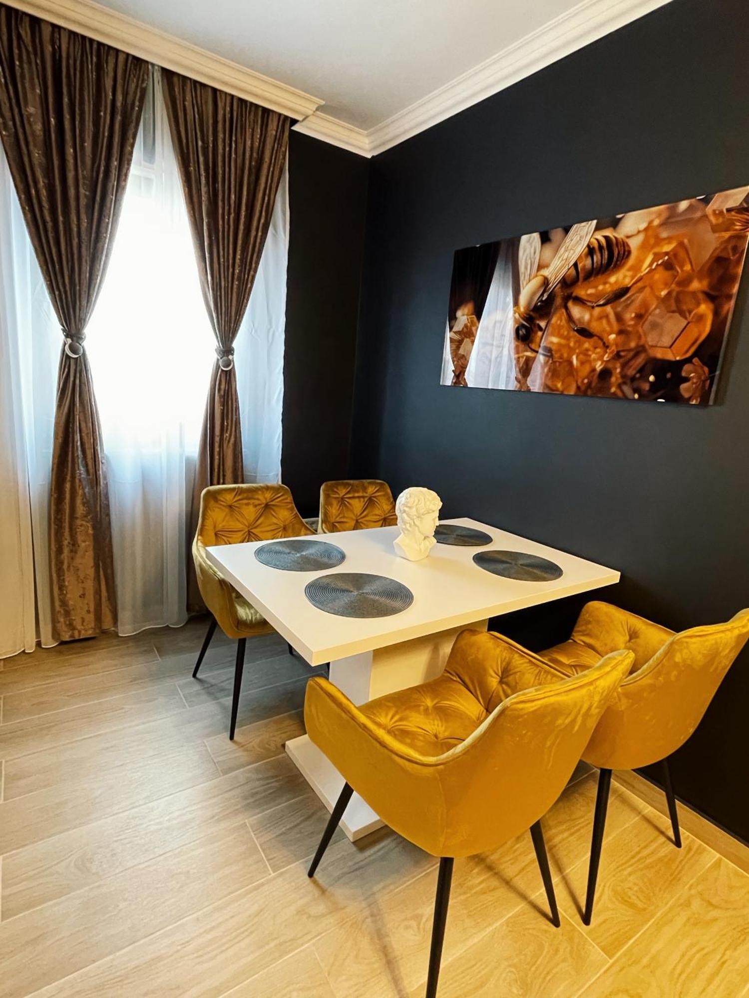 Rv Premium Apartments Arad Ngoại thất bức ảnh