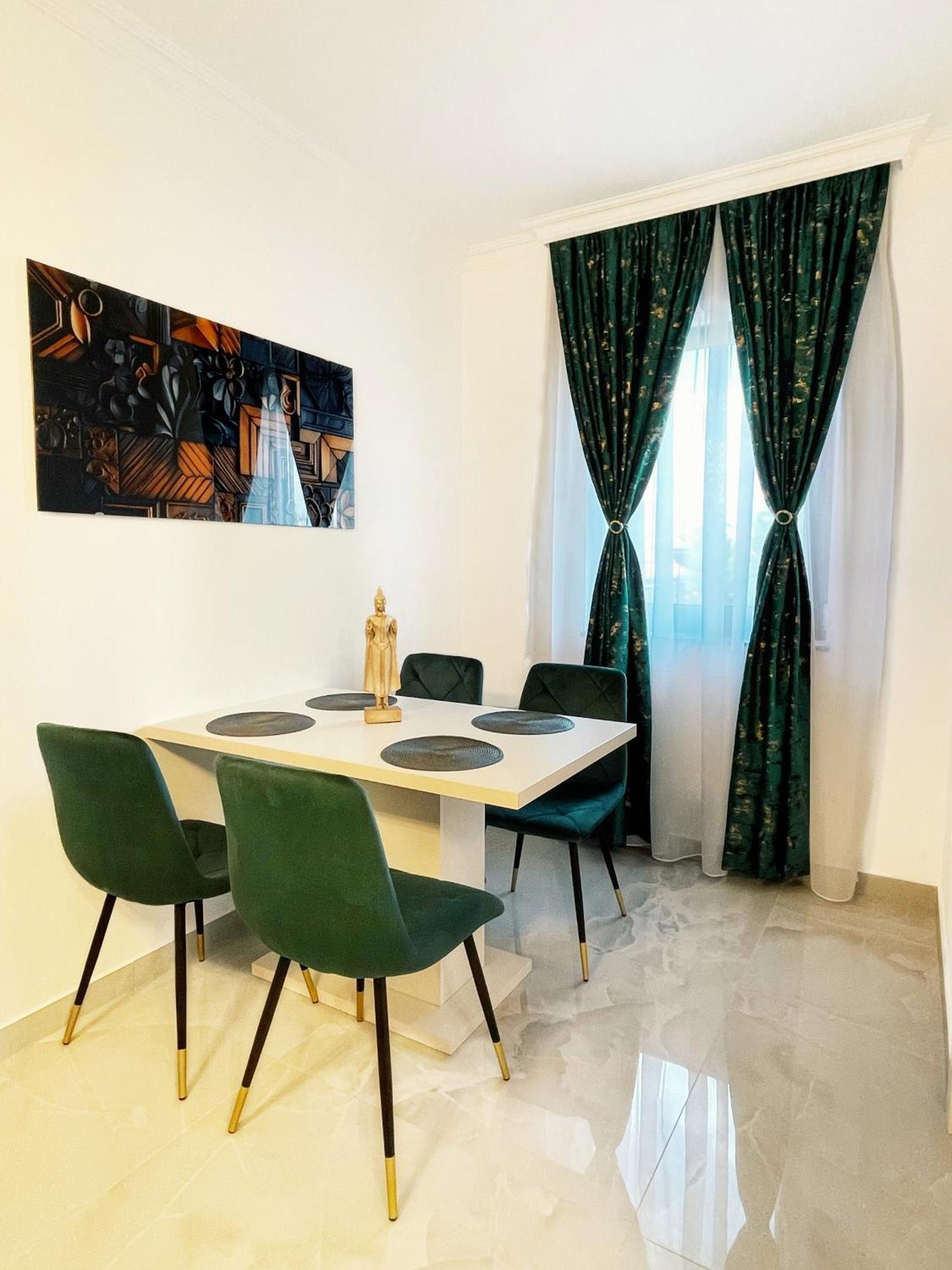 Rv Premium Apartments Arad Ngoại thất bức ảnh